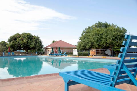 Swimming pool