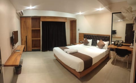 Bed, View (from property/room)