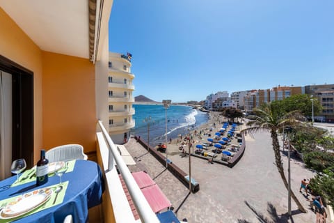 Balcony/Terrace, Dining area, Beach, Sea view