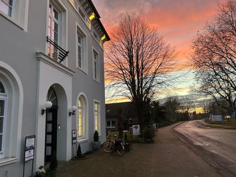 Property building, Street view, Sunset