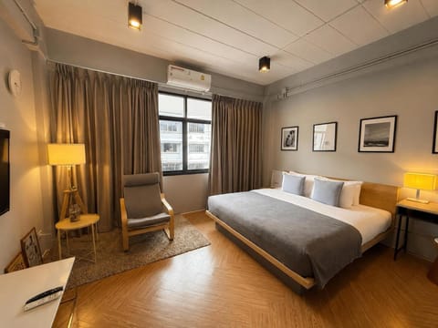 Bed, Photo of the whole room, Bedroom