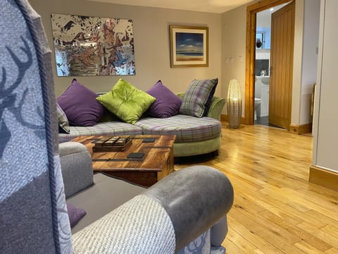 The Mews with Private Parking Apartment in Oban