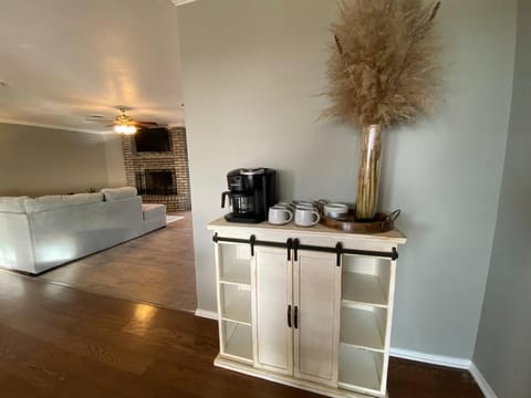 Large Modern Family Home! House in Oklahoma