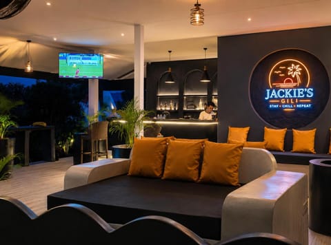 Restaurant/places to eat, Communal lounge/ TV room, TV and multimedia, Seating area, Evening entertainment
