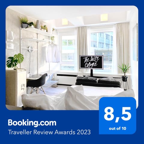 Bed, TV and multimedia, Photo of the whole room, Bedroom, Certificate/Award
