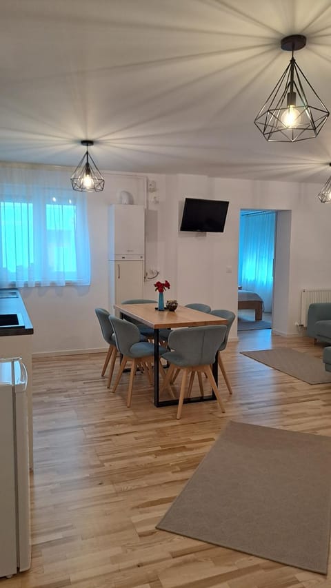 TV and multimedia, Living room, Dining area, kitchen