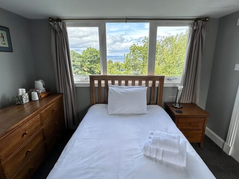 Bed, Natural landscape, Bedroom, towels