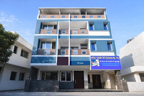 Property building, Facade/entrance