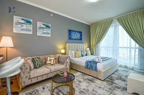 Bed, TV and multimedia, Living room, Photo of the whole room, Seating area, Bedroom