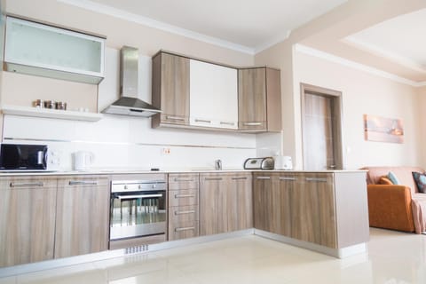 Riviera Holiday Apartments - Seafront - Wifi Apartment in Marsaskala