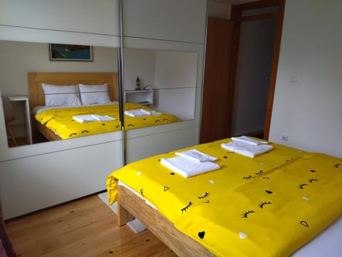 Bed, Bedroom, towels, wardrobe