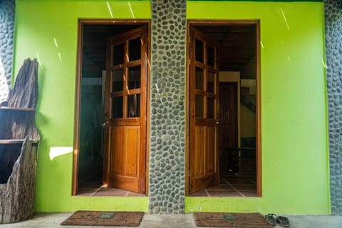 Facade/entrance