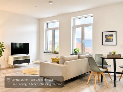 Living room, Dining area, Food
