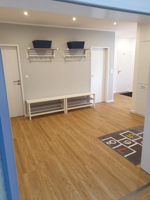 Ferienwohnung Voelker, wenige Schritte zum Meer, WLAN, 3 SZ, Kinder geeignet, Sackgasse, Horumersiel - Nordsee, Erdgeschoss Apartment in Wangerland