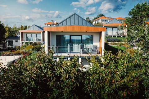 Property building, Neighbourhood, Bird's eye view, Hot Tub, Lobby or reception, Parking