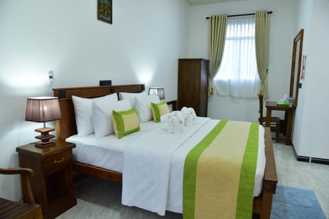 Property building, Bed, Bedroom