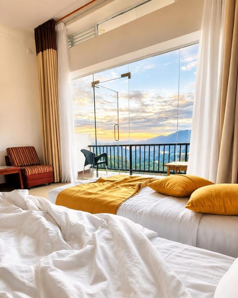 Natural landscape, View (from property/room), Balcony/Terrace, Bedroom