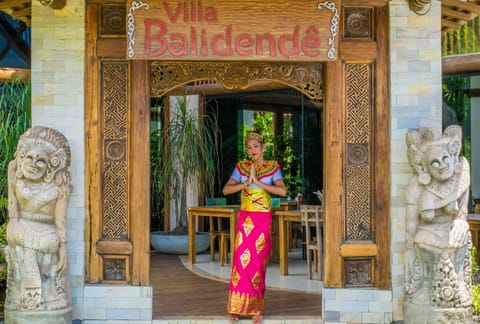 Facade/entrance