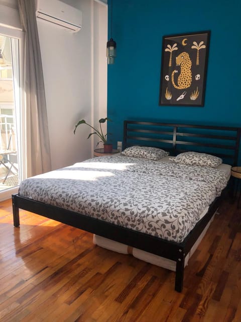 2 Mon-keys Apartment in Thessaloniki