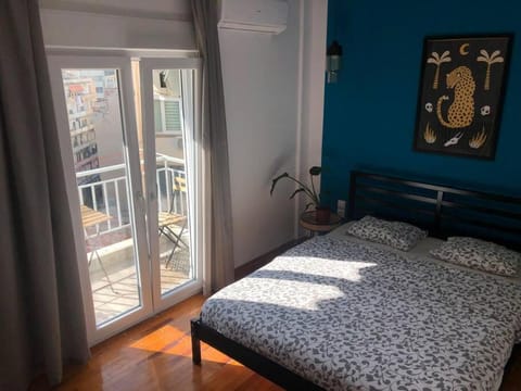 2 Mon-keys Apartment in Thessaloniki