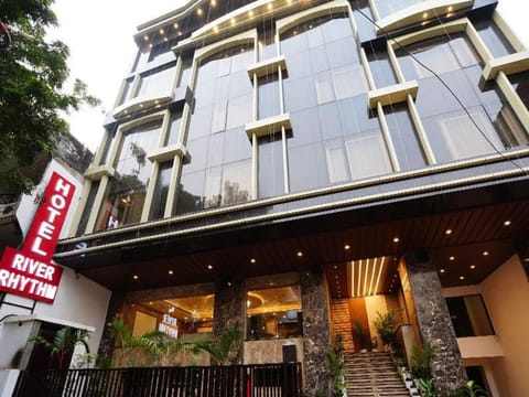 Property building, Facade/entrance, River view