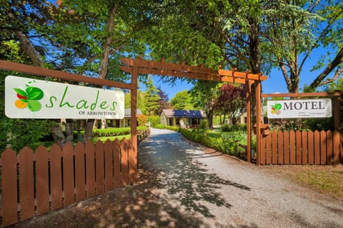 Facade/entrance, Property logo or sign