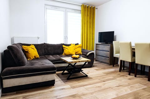 Communal lounge/ TV room, Balcony/Terrace, Living room, Seating area