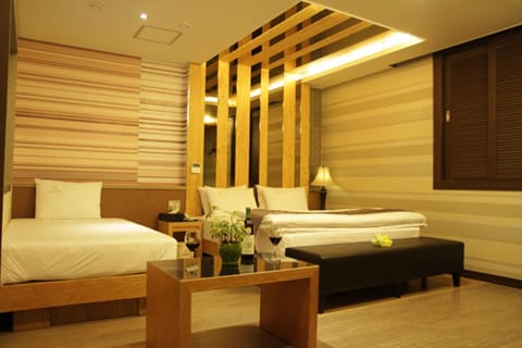 Photo of the whole room