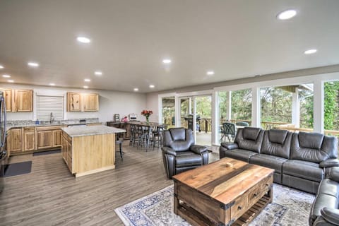 Coastal Washington Getaway Walk to Beach! House in Copalis Beach