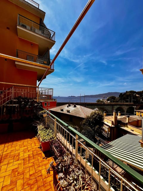 Balcony/Terrace, City view, Sea view