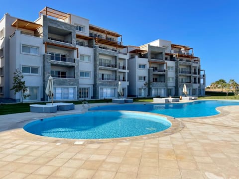Property building, Swimming pool, Swimming pool