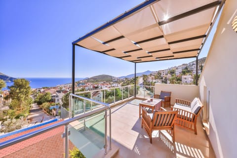 View (from property/room), Balcony/Terrace, Seating area