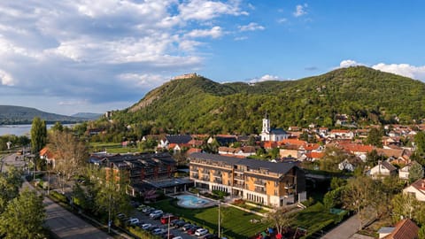 Property building, Day, Neighbourhood, Natural landscape