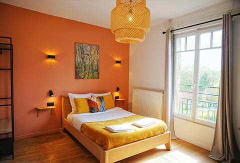 Bed, Photo of the whole room