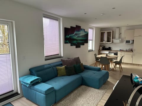Kitchen or kitchenette, Seating area, Dining area, minibar, pet friendly, stove