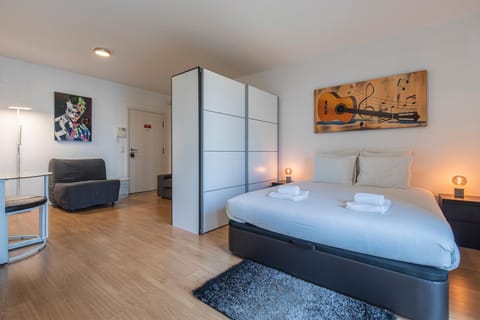 Bed, Photo of the whole room