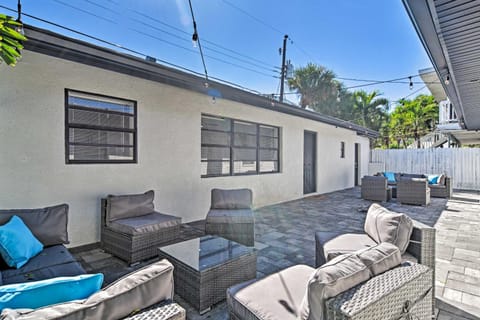 2 Conjoined Units - Steps From Madeira Beach! Apartment in Madeira Beach