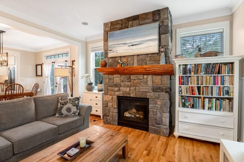 Compass Rose - Olivia Beach House in Lincoln City