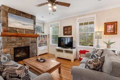 Compass Rose - Olivia Beach House in Lincoln City