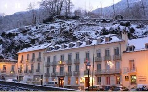 Facade/entrance, Winter