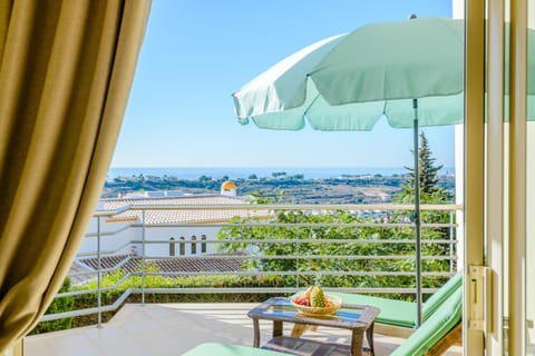 Patio, Garden, View (from property/room), Balcony/Terrace, Balcony/Terrace, Photo of the whole room, Decorative detail, Sea view, Quiet street view, Inner courtyard view, sunbed