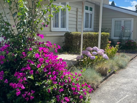 Green garden home Vacation rental in Whangārei