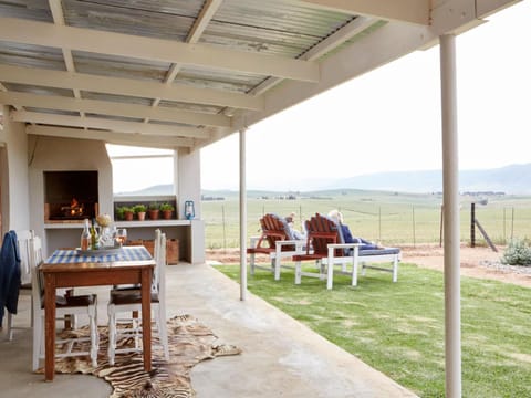 Property building, Garden, Balcony/Terrace