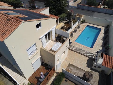 Bird's eye view, Swimming pool