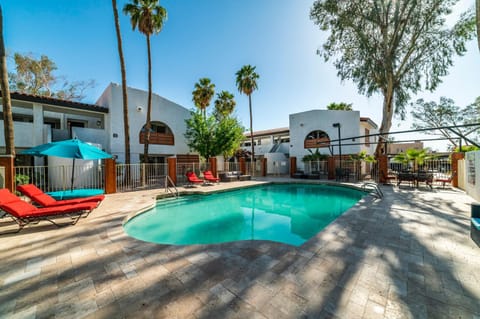 Modern Casa Grande Paradise heated pool condo NO PETS ALLOWED House in Casa Grande