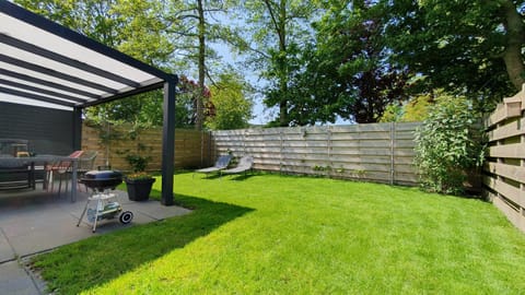 Patio, Spring, Day, Garden