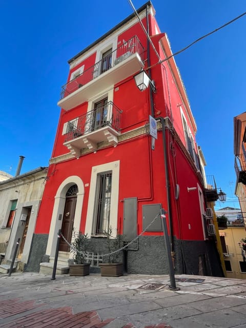 Property building, Facade/entrance, Balcony/Terrace