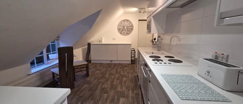 Modern and spacious 2 bedroom apartment with free parking Apartment in Wales