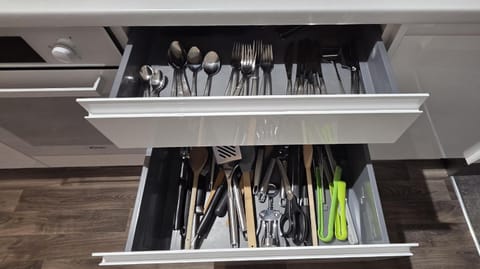 Modern and spacious 2 bedroom apartment with free parking Apartment in Wales