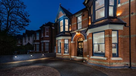 Property building, Facade/entrance